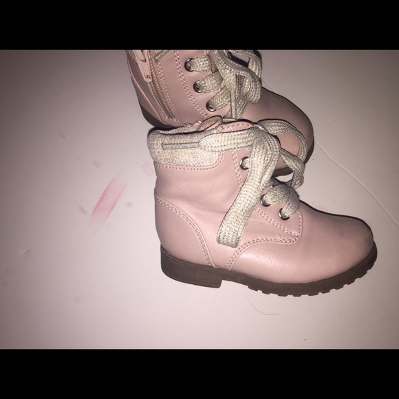 A toddler size 5 shoe bundle - Picture 15 of 16